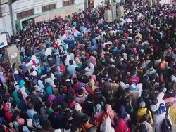 Stasiun Kota dan Bogor Sesak, Penumpang Diimbau Pindah ke Stasiun Terdekat