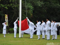 Para Veteran Belanda pun Beri Hormat Saat Merah Putih Gagah Berkibar