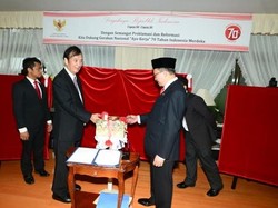 Bos Perusahaan Jepang ini Hibahkan 2 Lukisan Basuki Abdulah untuk KJRI Osaka