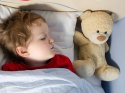 5 Cara yang Bisa Dilakukan Orang Tua Agar Anak Punya Waktu Tidur Cukup