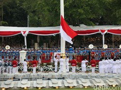 Kisah Bendera Pusaka dan Replikanya