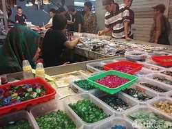 Geliat Batu Akik Meredup, Yang Terhempas dan Bertahan di Rawa Bening