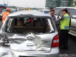 Bus Damri ke Bandara Tabrak Livina di Tol JORR, Macet 1 Km