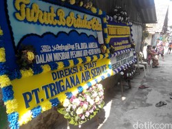 Duka Mendalam Keluarga dan Teman di Pemakaman Dita Pramugari Trigana
