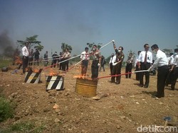 Polda Jabar Bakar Ganja Senilai Rp 600 Juta