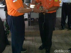 Dibawa Via Jalur Darat, Black Box Trigana Langsung Diserahkan Basarnas ke KNKT