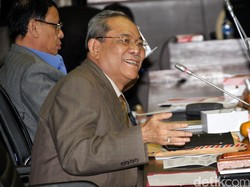 Komisi II Minta KPU Lengkapi Data Calon Kepala Daerah yang Harus Mundur