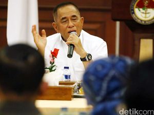 Menhan Ryamizard Hukuman Bagi Pelaku Teror Harus Seberat-beratnya