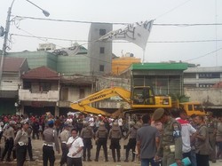 Kondisi Terakhir di Jl Jatinegara Barat Kp Pulo, Masih Ditutup dan Polisi Berjaga