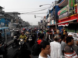 Kampung Pulo Memanas, Warga di Bantaran Kali Ciliwung Menolak Digusur