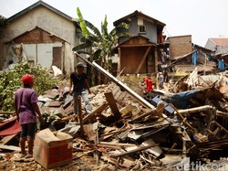 Penggusuran Kampung Pulo Setop Sementara, Jalan Jatinegara Barat Dibuka