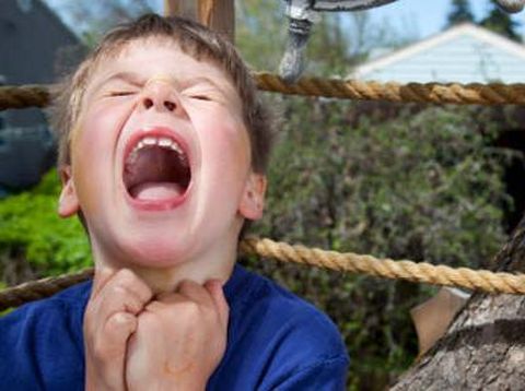 Ini Sebabnya Anak Sering Tantrum di Tempat Umum/