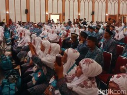 Ahok, Menag dan Menkes Berangkatkan 440 Jamaah Calon Haji Kloter Pertama