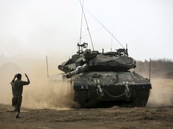 Tank Israel Gempur Hamas di Gaza Usai Serangan Roket