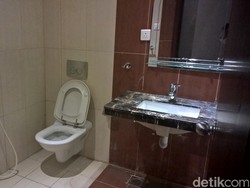 Air Habis Saat Sedang Buang Air di Makkah, Berhematlah!