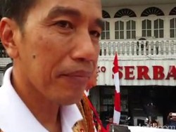 Presiden Jokowi Pakai Baju Adat dan Disambut Sultan Pontianak di Karnaval