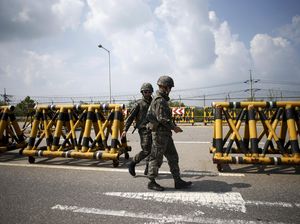 Uji Nyali Wapres AS di Perbatasan Korea