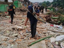 Polisi Siagakan 1.200 Personel di Kampung Pulo sampai Relokasi Tuntas