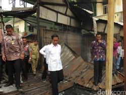 Presiden Jokowi, Gubernur dan Kapolda Kalbar Tinjau Pasar Tengah