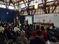 Tukang Ojek dan Sopir Taksi Seharusnya Contoh Pelayanan Go-jek dan Uber