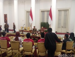 Terima Pemenang Hackathon di Istana Bogor, Jokowi: Terima Kasih Idenya