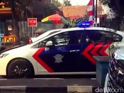 Ini Video Patwal Polisi Lawan Arah Kawal Mobil Pengantin di Dago Bandung