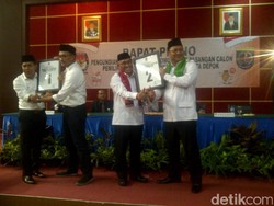 Sempat Ricuh, KPU Depok Tetapkan Nomor Urut Dimas-Babai dan Idris-Pradi