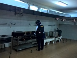 Suasana Hening Dapur Katering Jelang Kedatangan Jemaah Haji Indonesia
