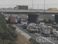 4 Mobil Tabrakan di Tol Jakarta-Tangerang, Bikin Macet Panjang
