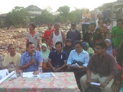 Warga Kampung Pulo yang Direlokasi Tetap Minta Ganti Rugi