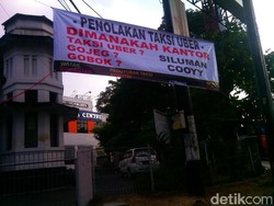 Muncul Spanduk Penolakan Go-Jek dan Uber di Bandung