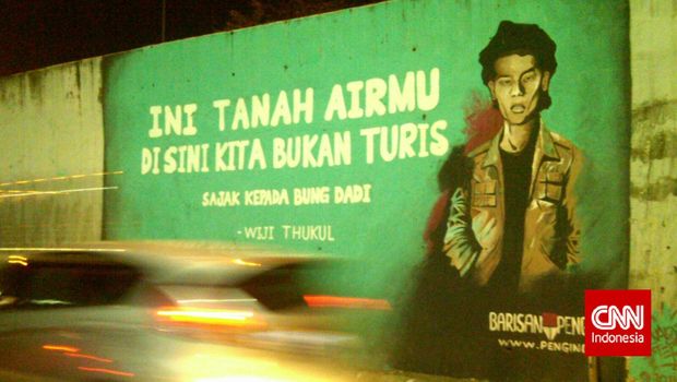 Mural Wiji Thukul Mural-mural tentang Wiji Thukul di Jalan TB Simatupang, Jaksel, depan Cilandak Town Square, tahun 2014.