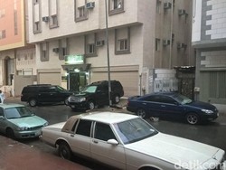 Hujan Es dan Angin Kencang Landa Makkah