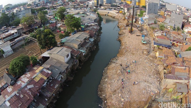 MA Legalkan Penggusuran Kampung Pulo karena Sesuai Peraturan