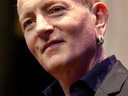 Tak Minum Alkohol, Gitaris Ini Tetap Nge-Rock di Usia 57 Tahun