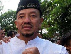 Maju Mundur Dhimam Abror yang Kini Gagal Jadi Penantang Risma