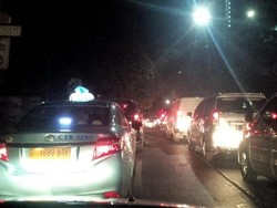 Arus Lalu Lintas Warung Buncit Arah Ragunan Masih Termehek-mehek