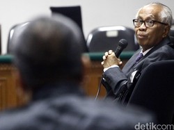 Istri Gatot Tanya ke Anak Buah Kaligis: Duit ke Hakim PTUN Aman?