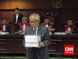 OC Kaligis Jalani Operasi Penyempitan Pembuluh Darah di RSPAD