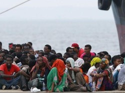Kapal Angkut 200 Migran Tenggelam di Libya, 30 Orang Tewas