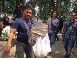 Puas Orasi di Depan Rumah Dinas Gubernur DKI, #LawanAhok Bubar Jalan