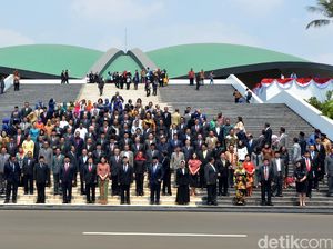 Tradisi Kejar Setoran Susun Undang-undang Tradisi Kejar Setoran Susun Undang-undang