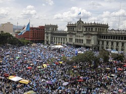 Dituduh Korupsi, Presiden Guatemala Didesak Mundur