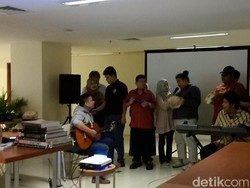 Latihan Fokus, Lima Anak Berkebutuhan Khusus Ini Nge-Band