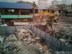 Pasar Benhil Dikosongkan, Pedagang Tempati Bangunan Sementara
