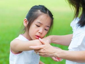 Ketahui Pertolongan Pertama Saat Anak Terkena Luka Bakar