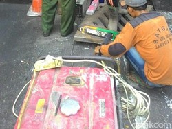 Begini Repotnya Jika Besi Penutup Gorong-gorong di Underpass Senen Dicuri