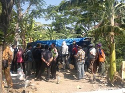 Polda Jatim Bongkar Makam Anggota Klub Motor di Sidoarjo