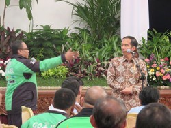 Ke Semua Ojek, Jokowi: Sama-sama Kerja untuk Anak-Istri Jangan Berantem