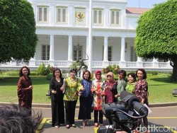 Bawa Map Putih, Pansel KPK Laporkan 8 Nama Capim ke Presiden Jokowi